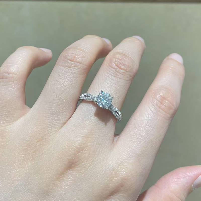 单头Women's RingS925银镀白金定制选款主石Moissanite1.0ct/副石高碳钻